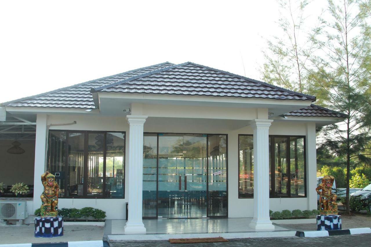 Belitung Holiday Resort Sijuk Екстер'єр фото