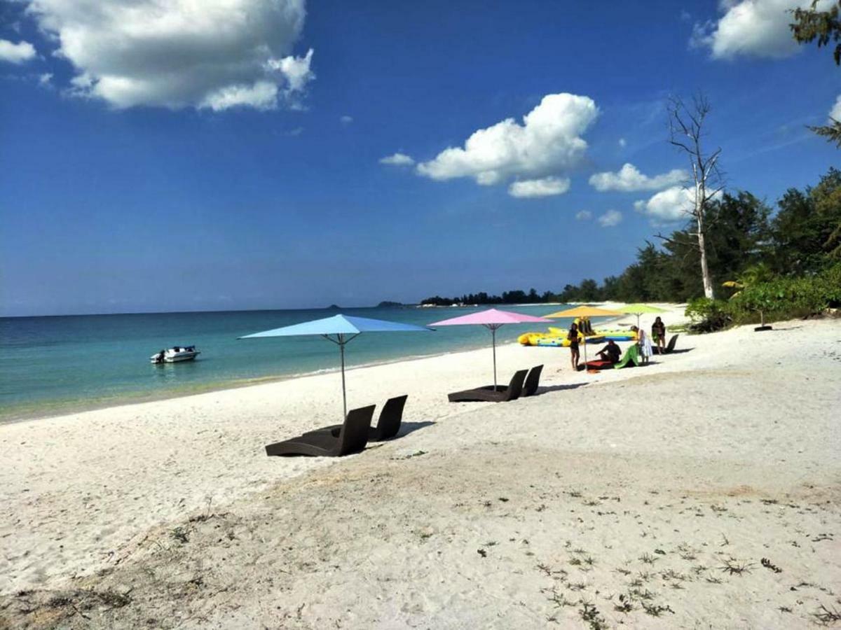 Belitung Holiday Resort Sijuk Екстер'єр фото