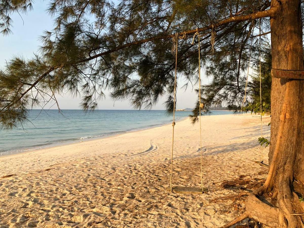 Belitung Holiday Resort Sijuk Екстер'єр фото