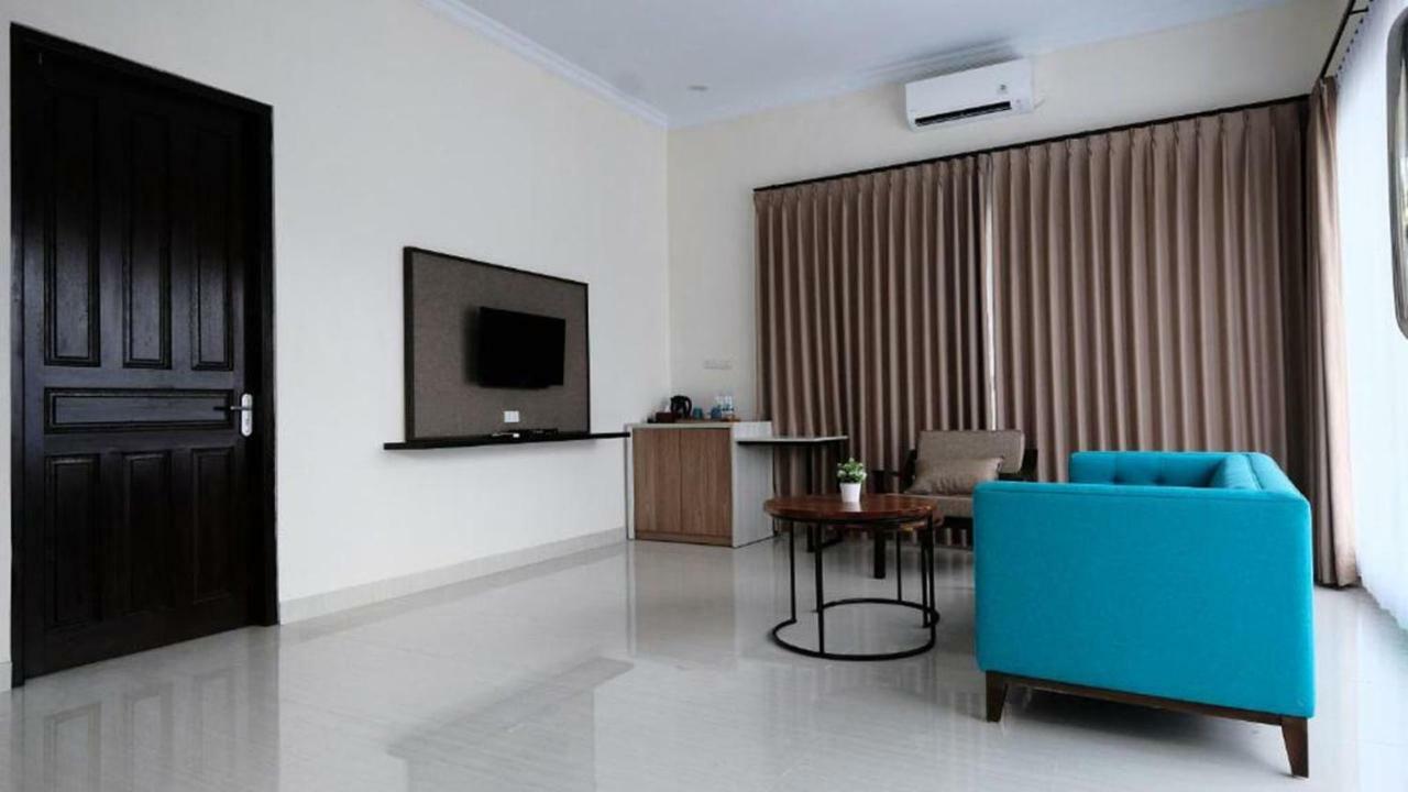 Belitung Holiday Resort Sijuk Екстер'єр фото