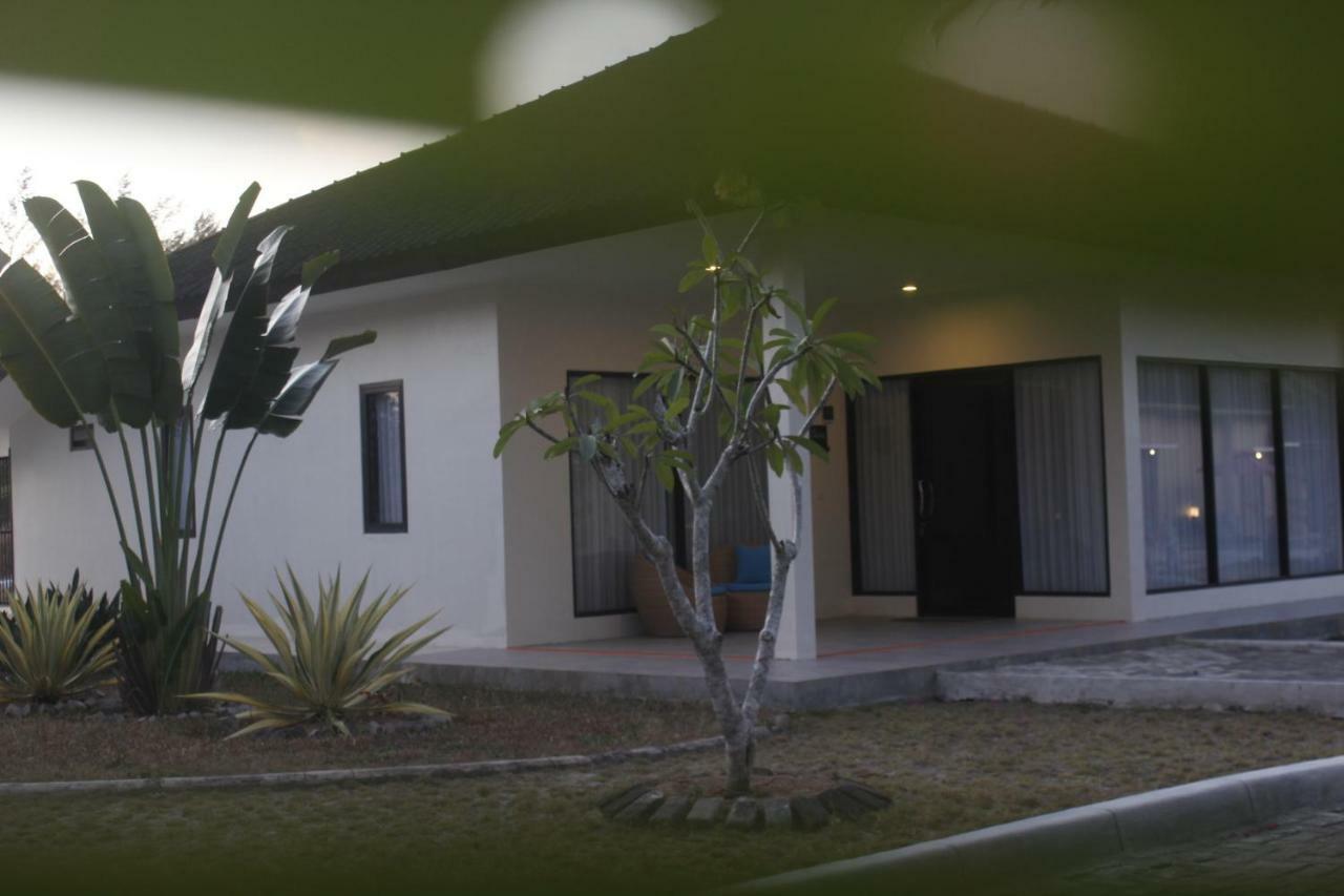 Belitung Holiday Resort Sijuk Екстер'єр фото