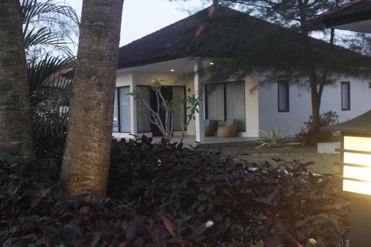 Belitung Holiday Resort Sijuk Екстер'єр фото
